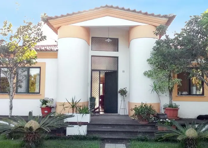 Charming House With Sea View In Tatil Evi Angra do Heroísmo