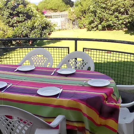 Hébergement de vacances Charming House With Sea View In *