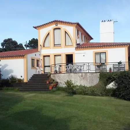 Hébergement de vacances Charming House With Sea View In Angra do Heroísmo