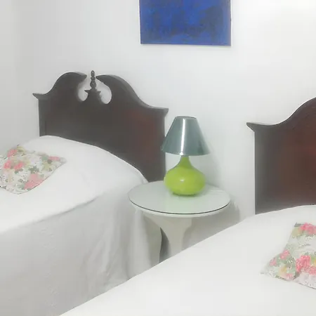 Charming House With Sea View In Hébergement de vacances Angra do Heroísmo