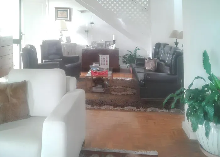 Seaside Haven: 3-bedroom House With Garden In Holiday home