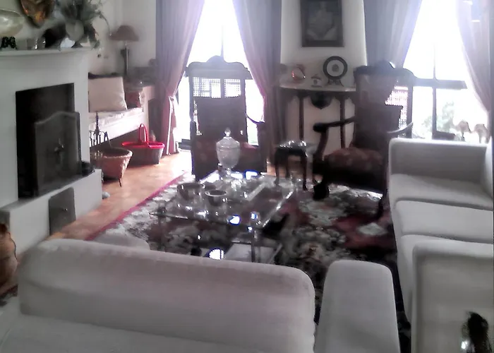 Seaside Haven: 3-bedroom House With Garden In Holiday home Angra do Heroismo