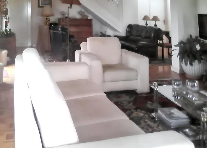 Seaside Haven: 3-bedroom House With Garden In